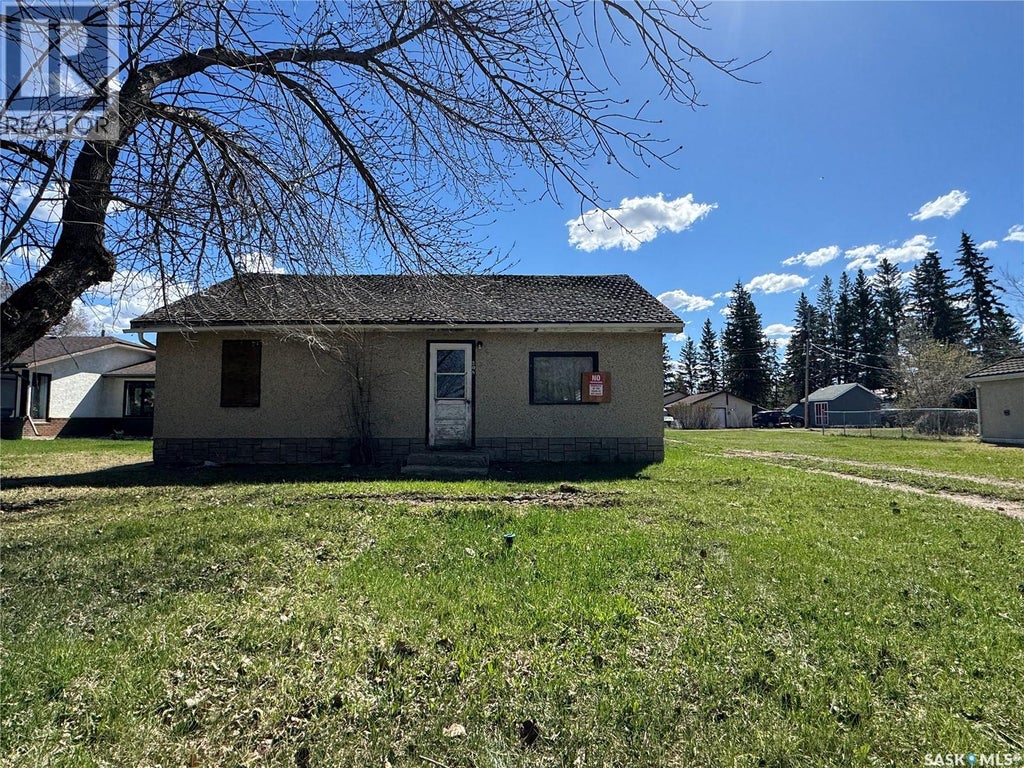 208 IRVINE STREET, CUT KNIFE, SK S0M 0N0 - Image 4216002846.jpeg?d=l