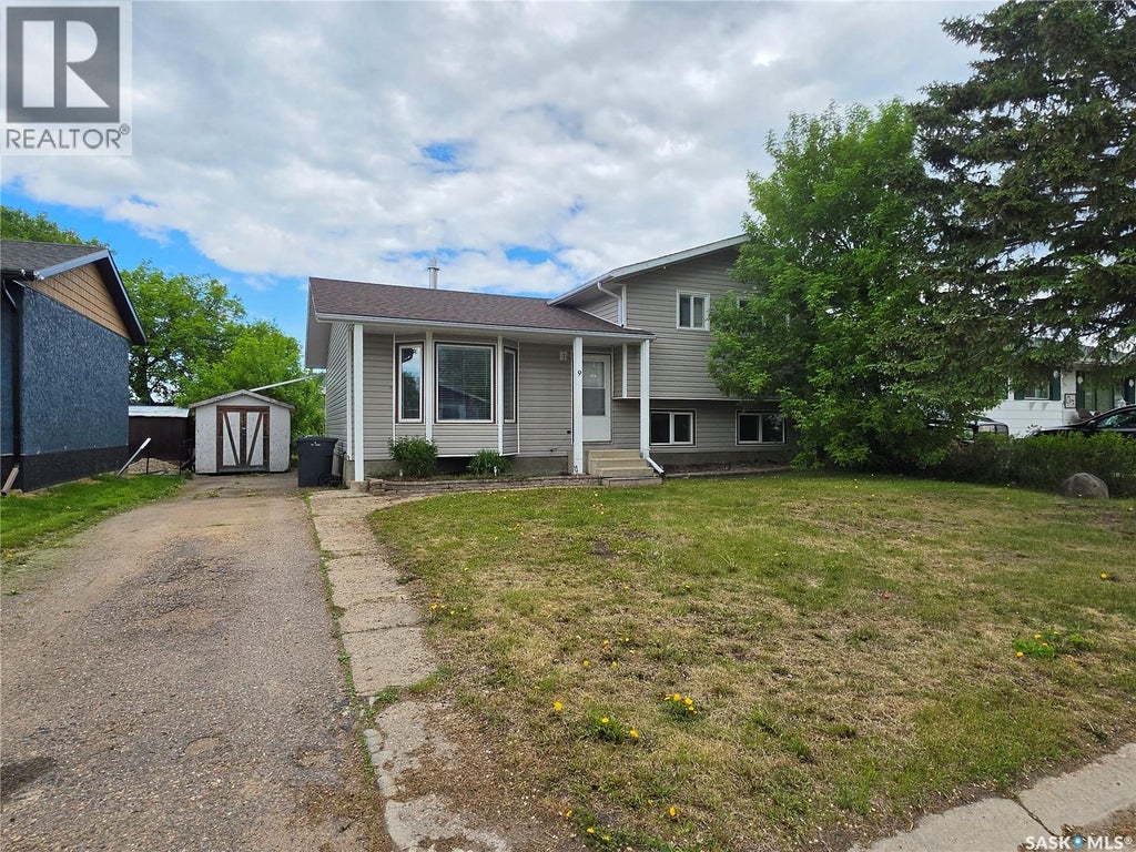 9 STACK CRESCENT, MEADOW LAKE, SK S9X 1B6 - Image 1814894222.jpeg?d=l