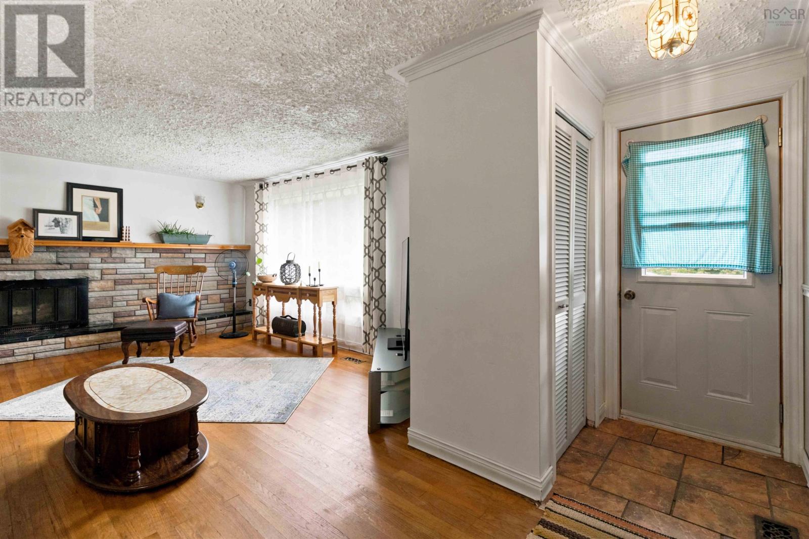 30 Memorial Drive - Photo 3