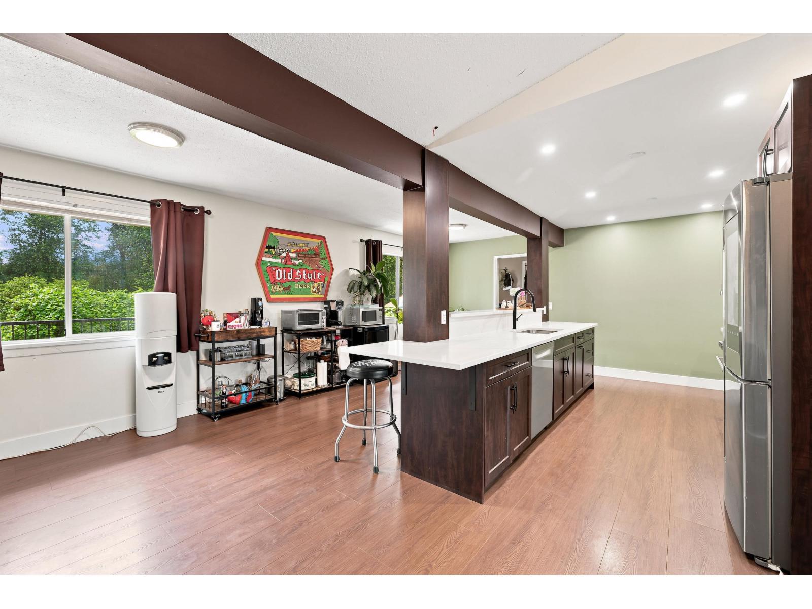 10425 YOUNG ROAD, Fairfield Island