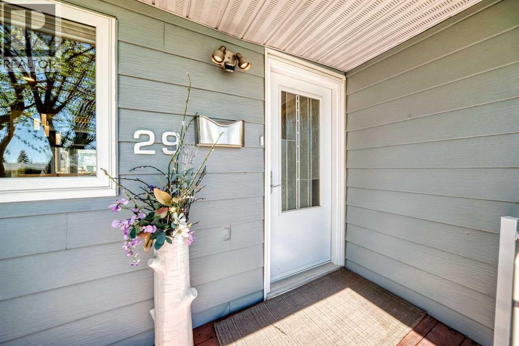 29 Chisholm Crescent NW