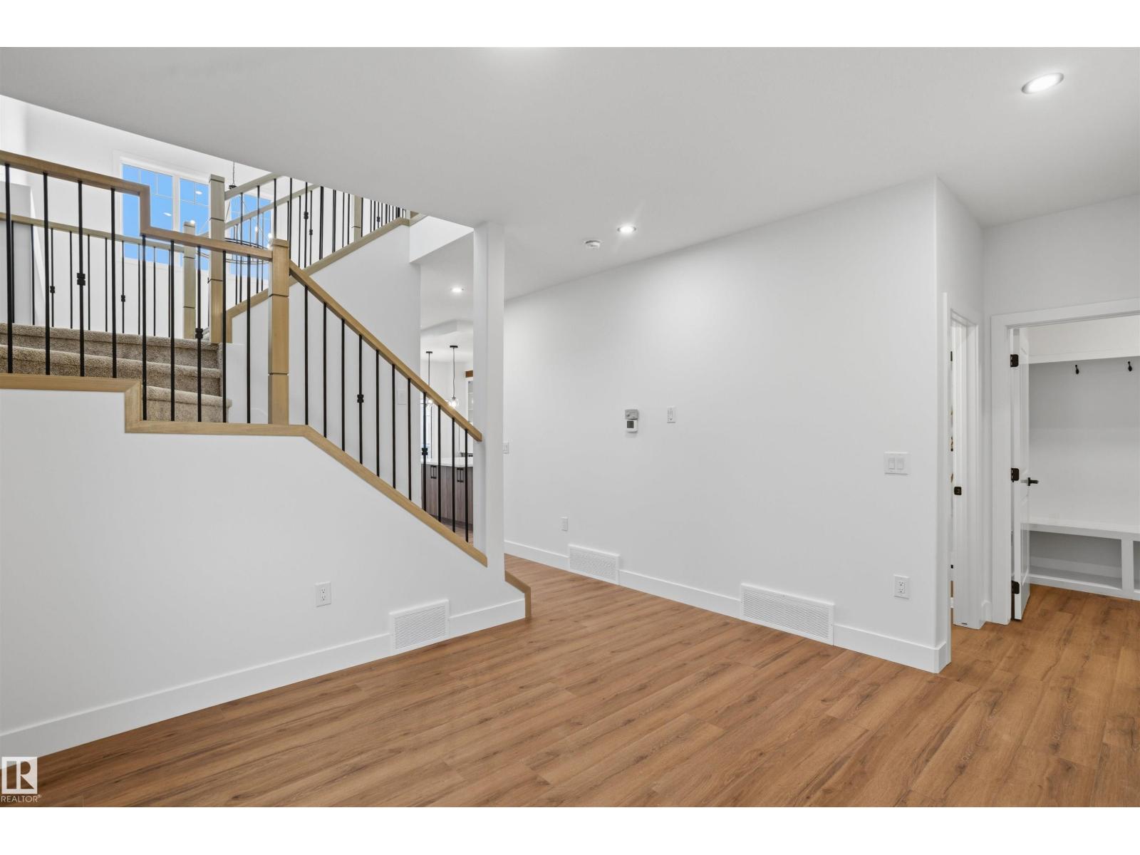 8425 223A ST NW