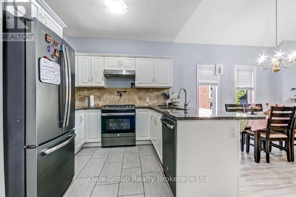 724 GARDEN COURT