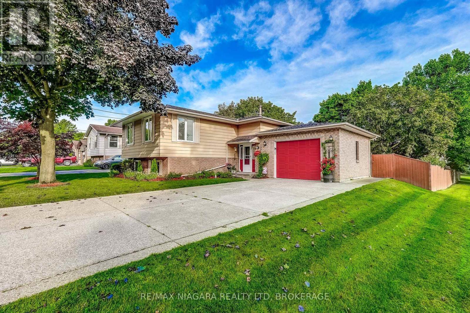 33 HURRICANE ROAD