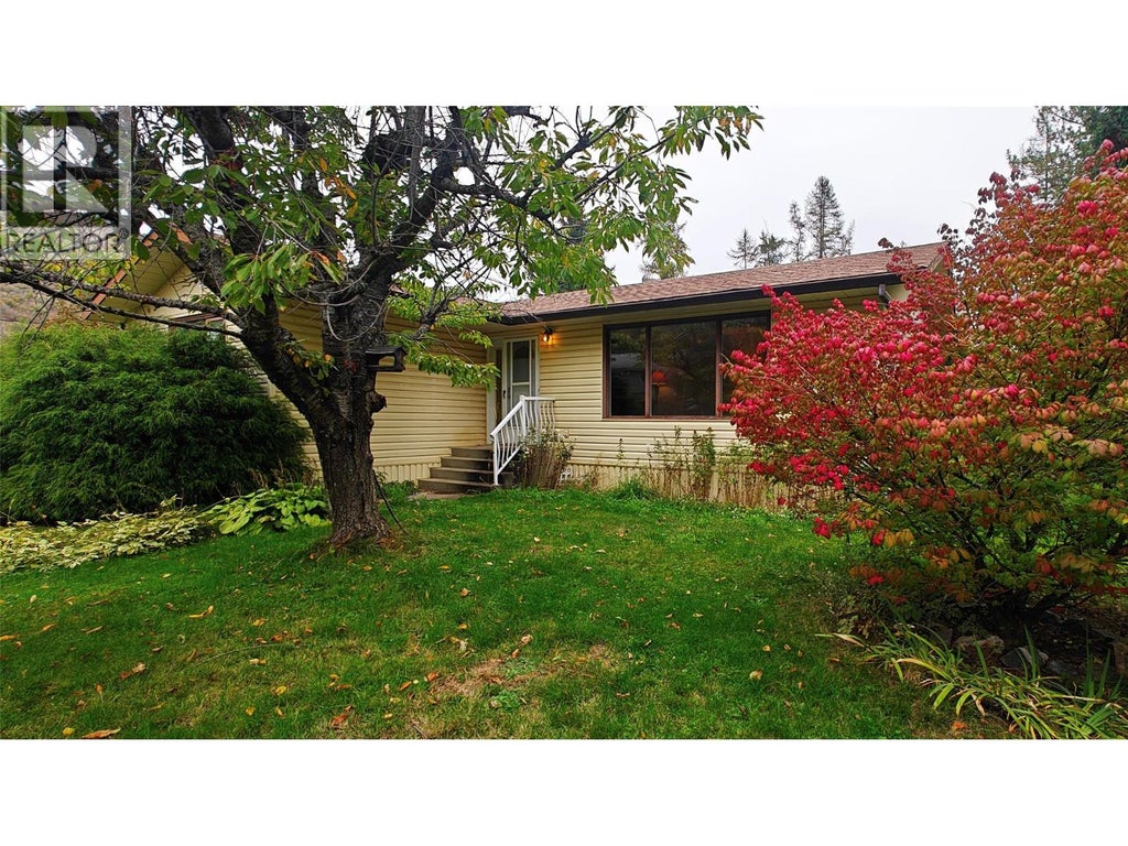 610 7TH AVENUE, MONTROSE, BC V0G 1P0 - Image 604457922.jpeg?d=l