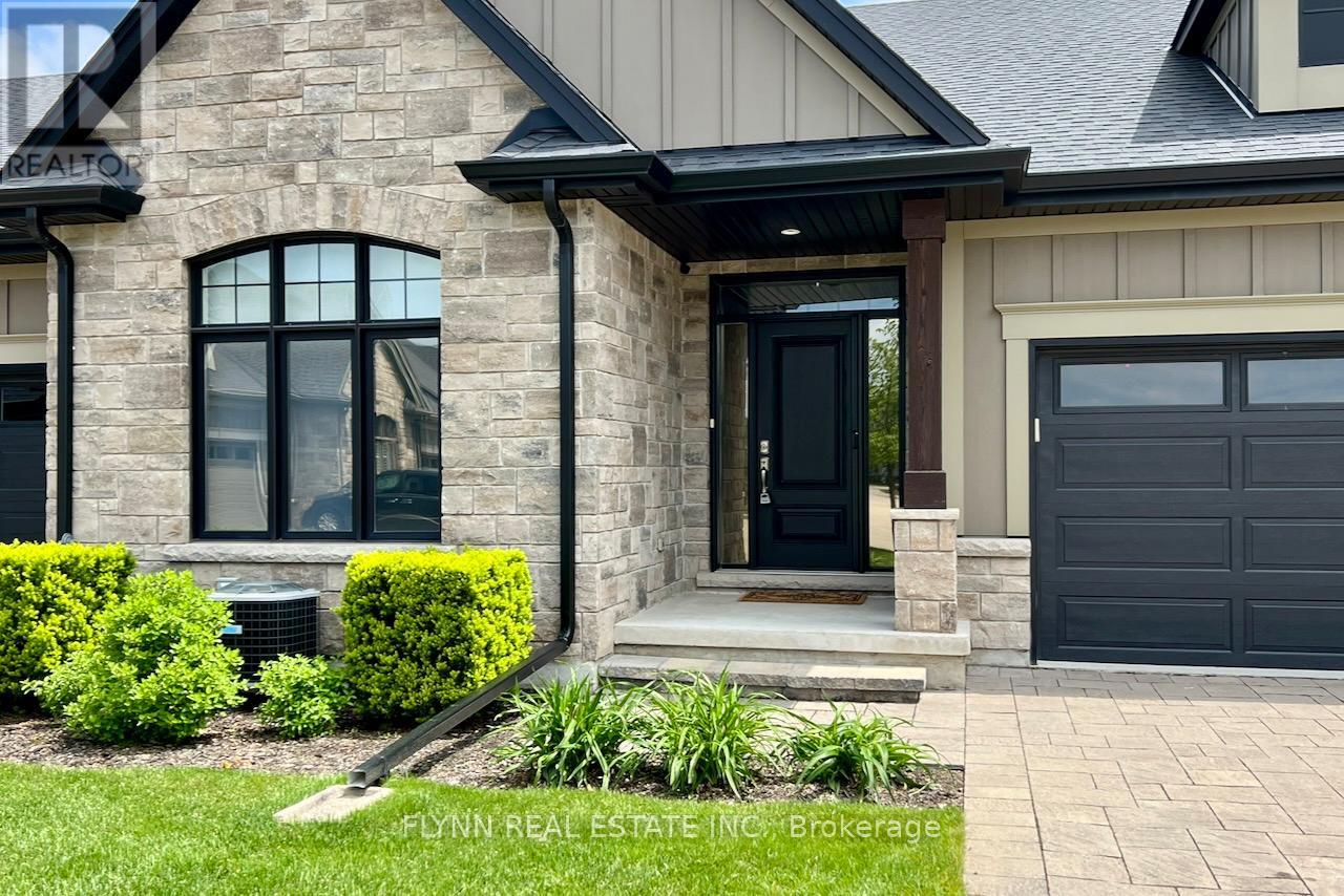 32 RIDGEVIEW CRESCENT