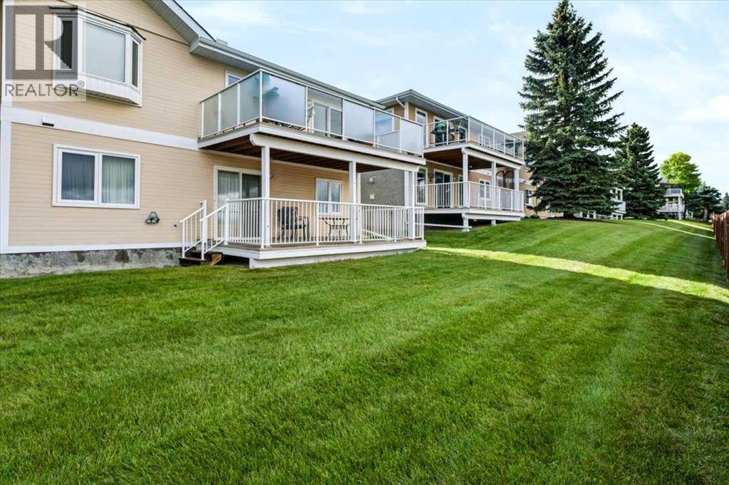 36, 140 Strathaven Circle SW