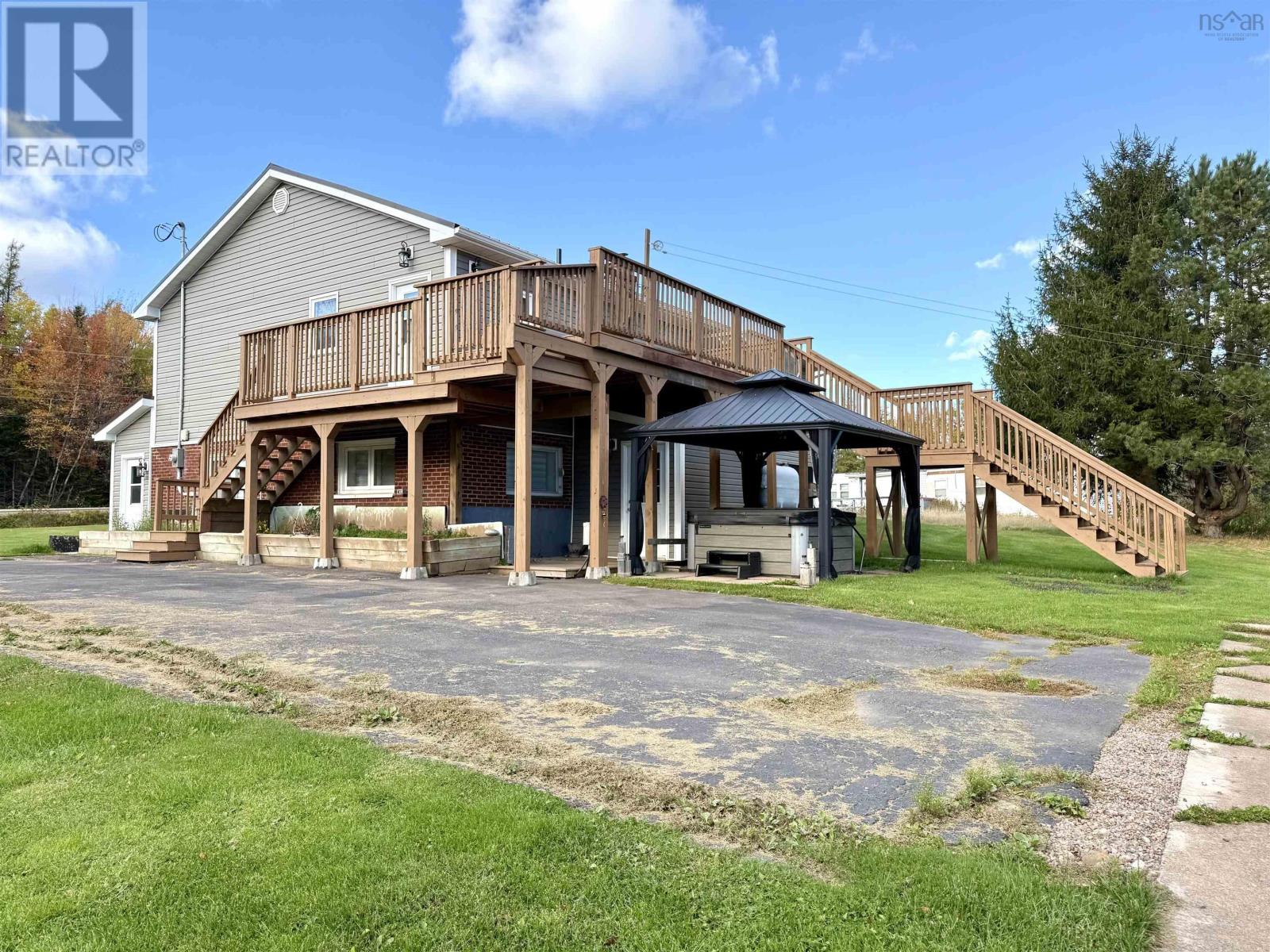 636 Macdonald Road