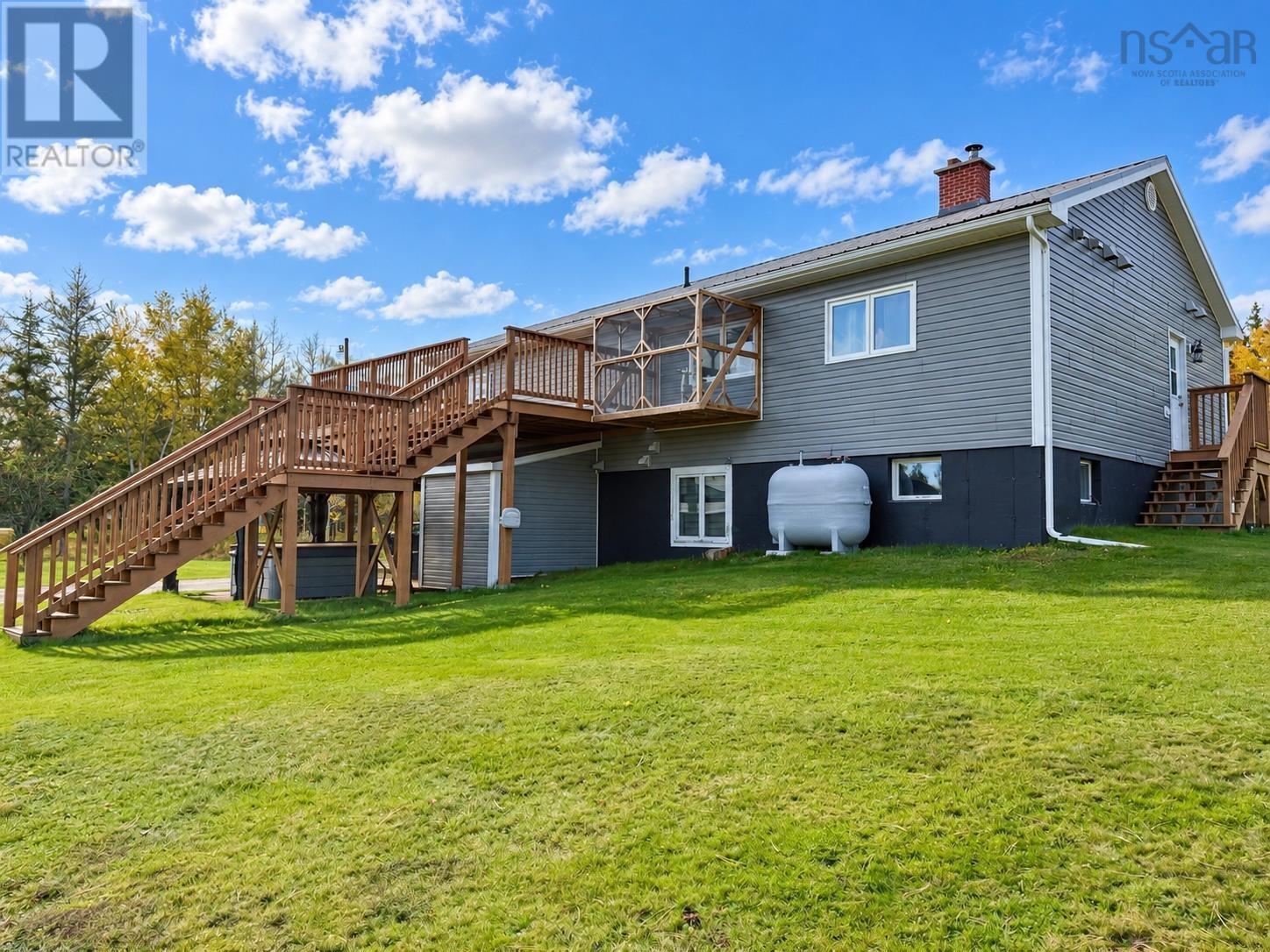636 Macdonald Road