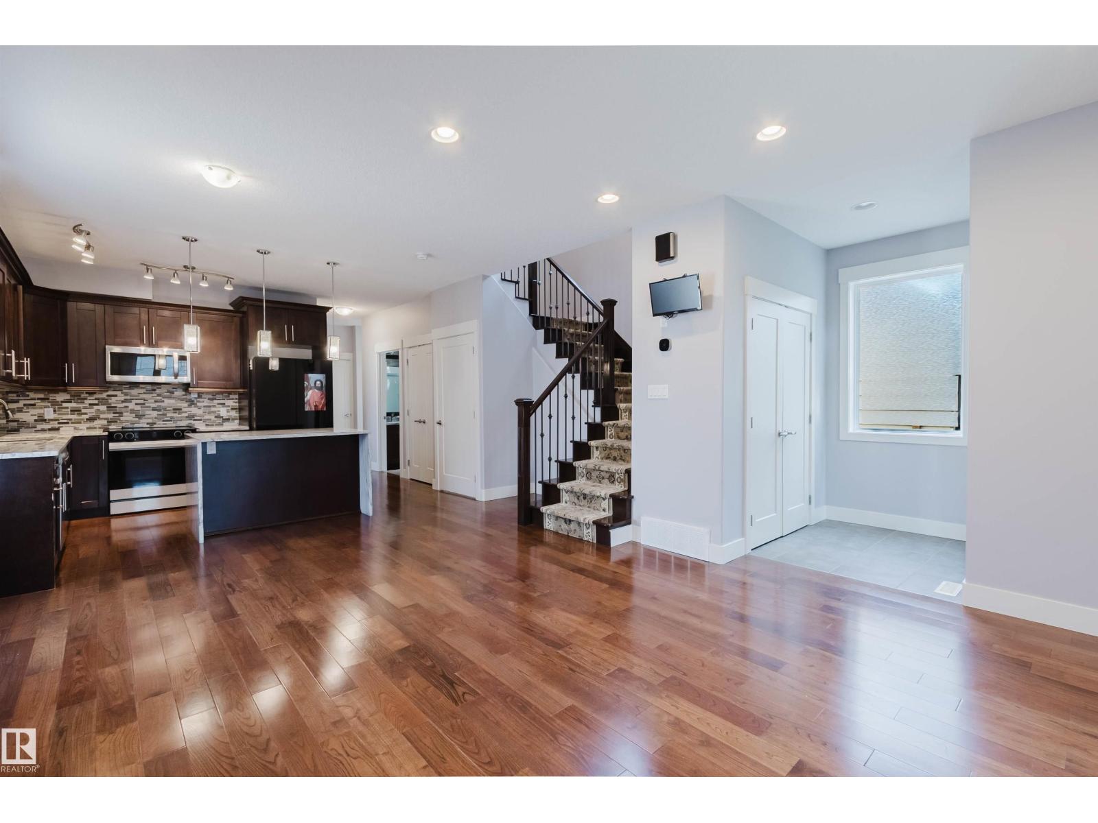 10626 81 AV NW