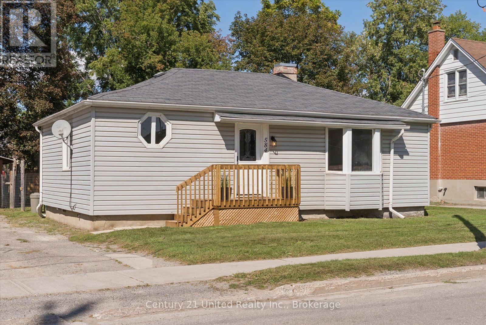 584 WOLFE STREET