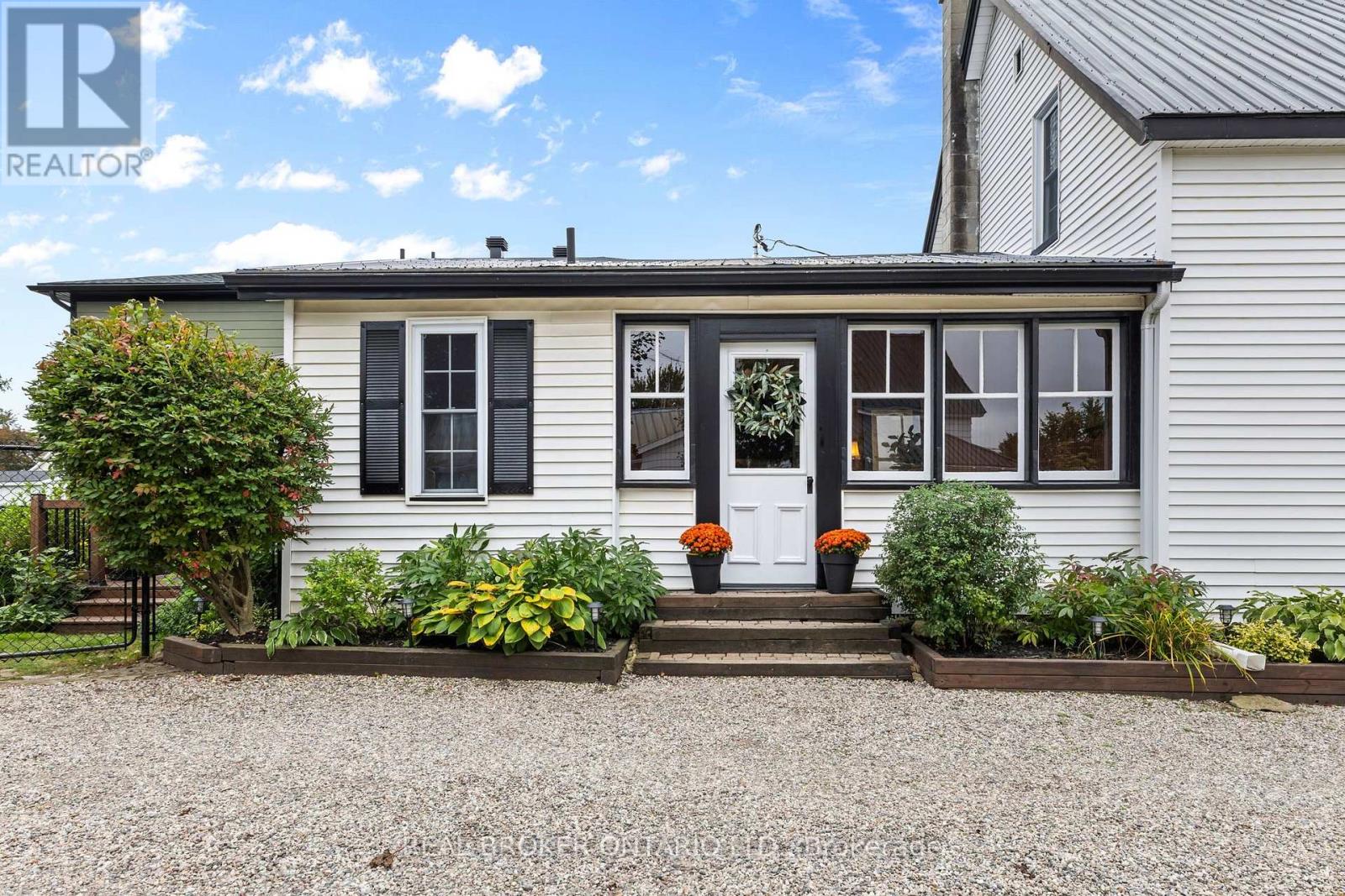 14 VICTORIA AVENUE