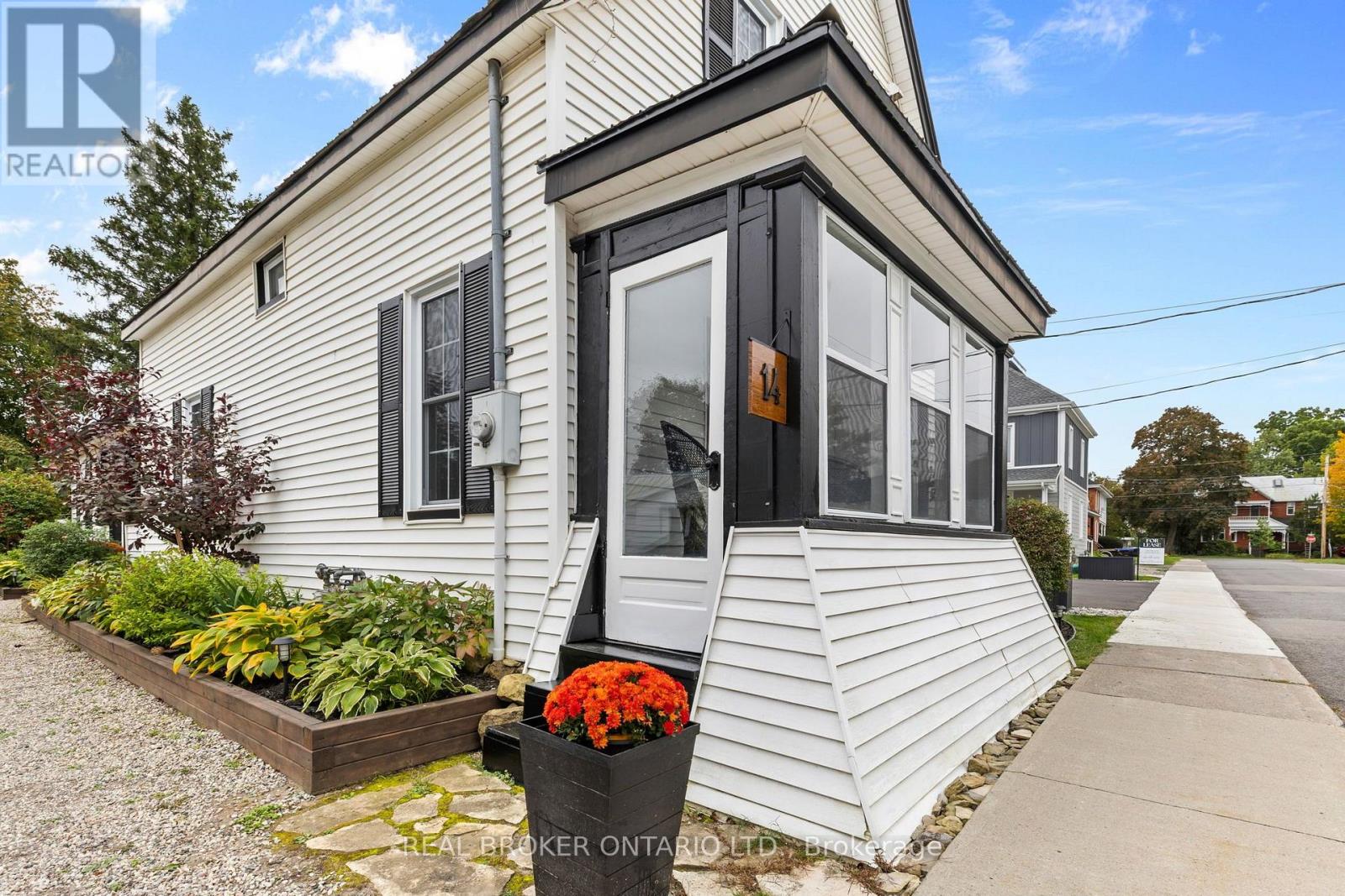 14 VICTORIA AVENUE