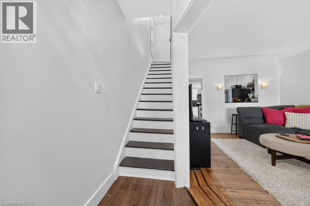 36 SHERMAN Avenue N