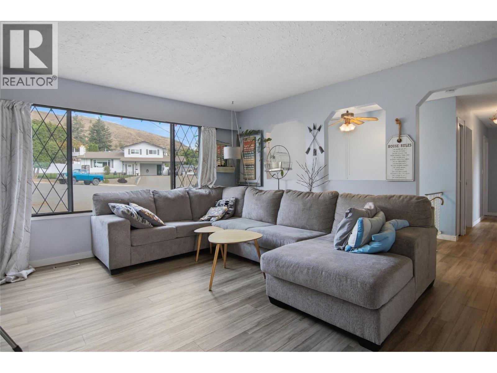 815 KAMBIA Crescent