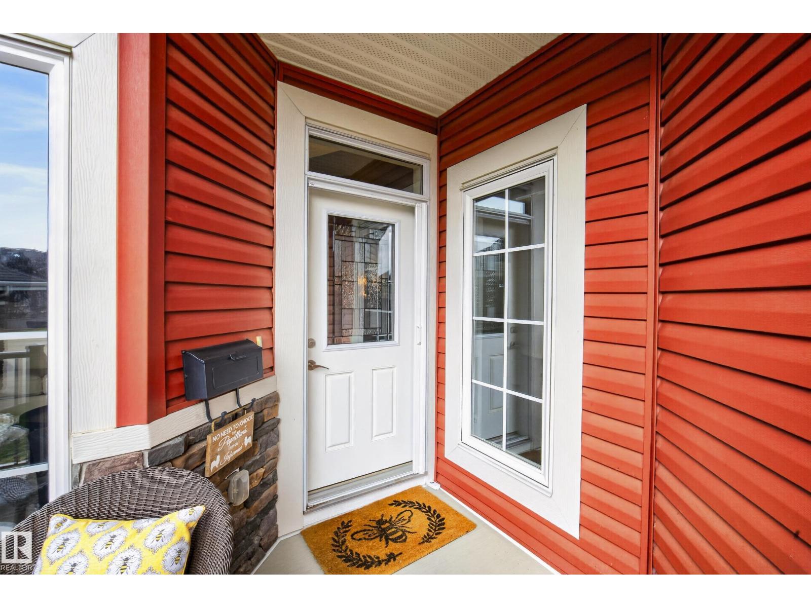 #8 88 LACOMBE DR