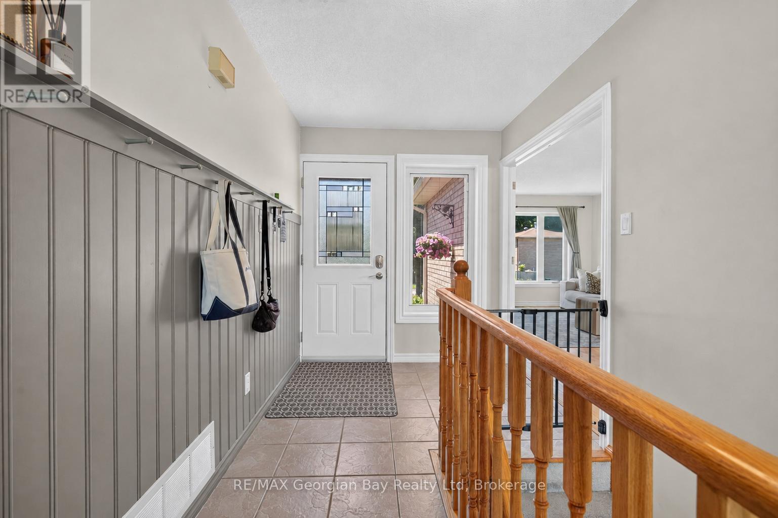 1005 DINA CRESCENT