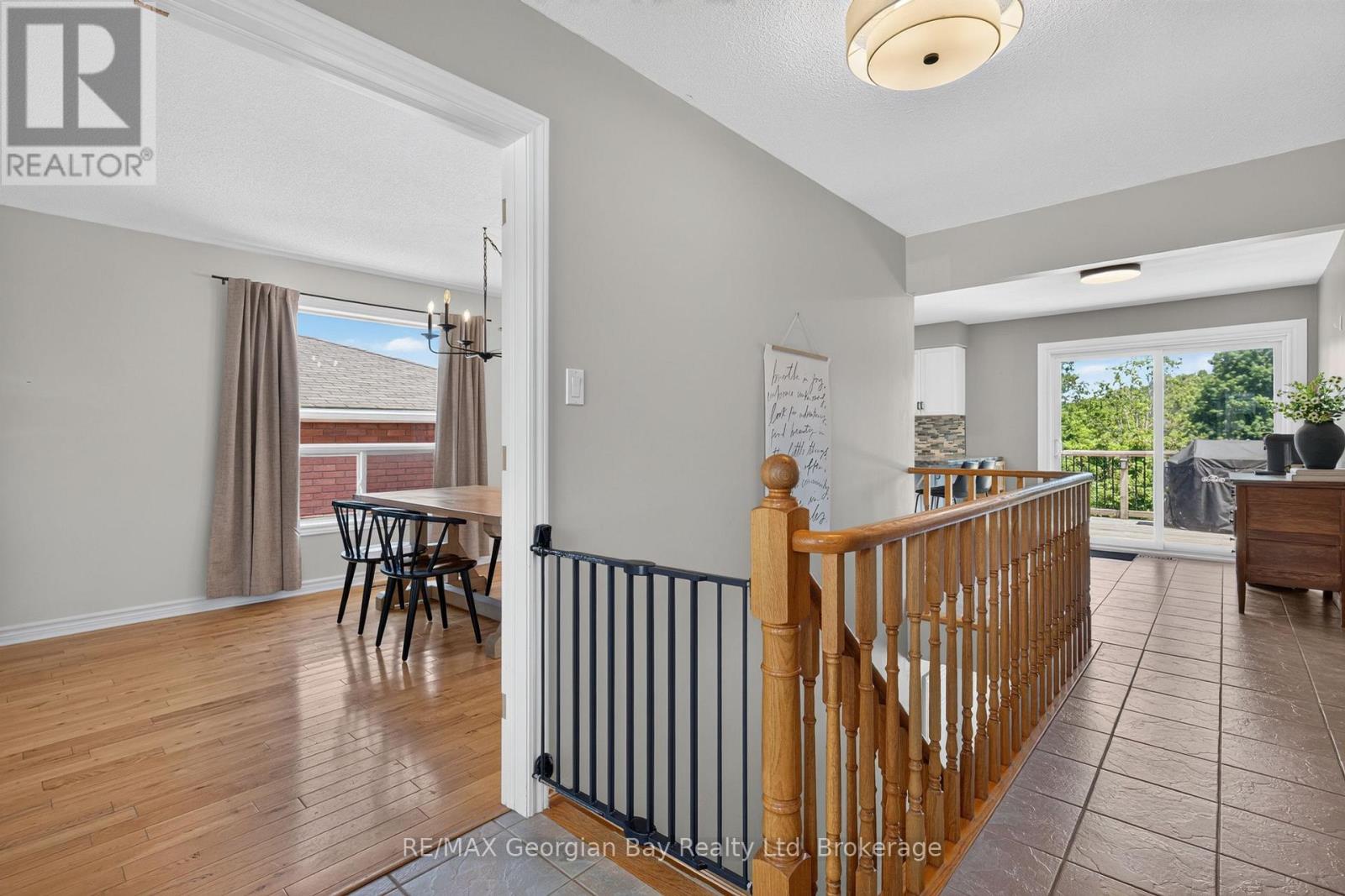 1005 DINA CRESCENT