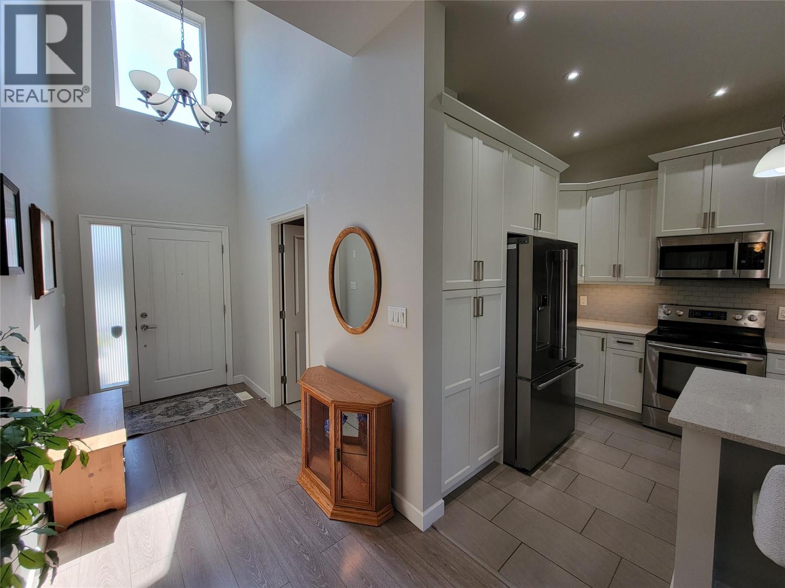 208 K-View Crescent