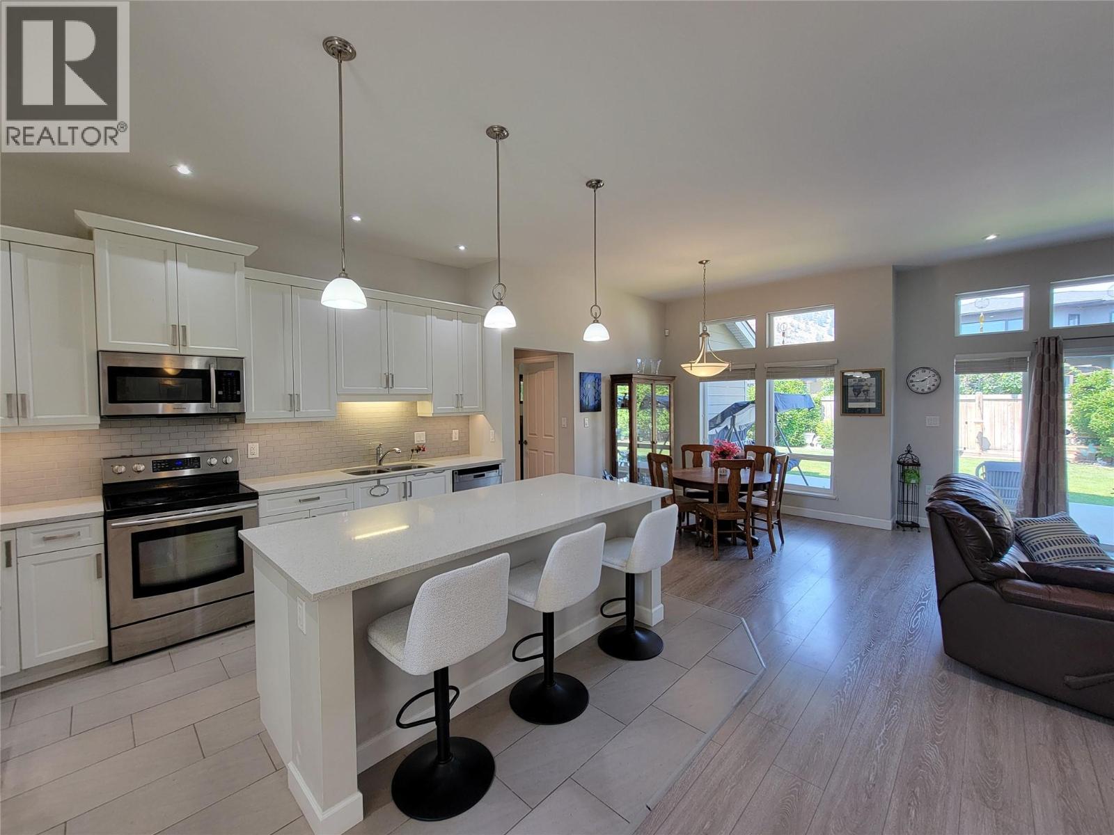 208 K-View Crescent