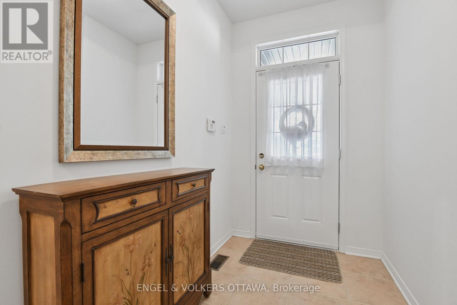 162 MAPLE KEY PRIVATE