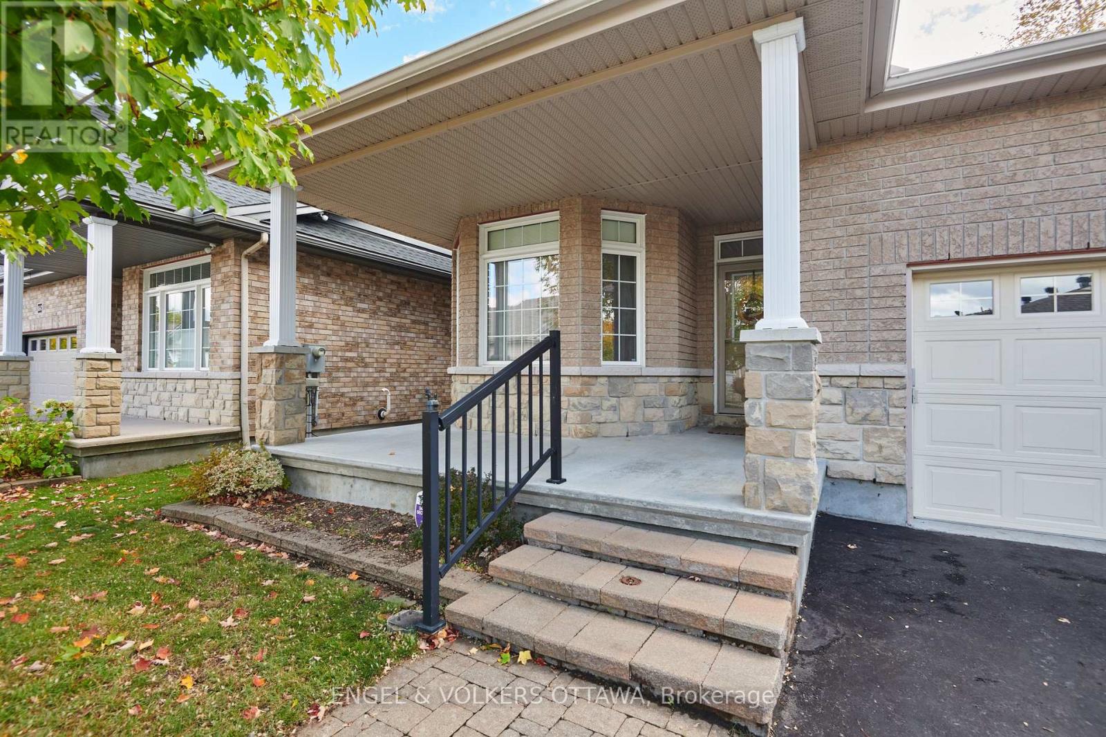 162 MAPLE KEY PRIVATE