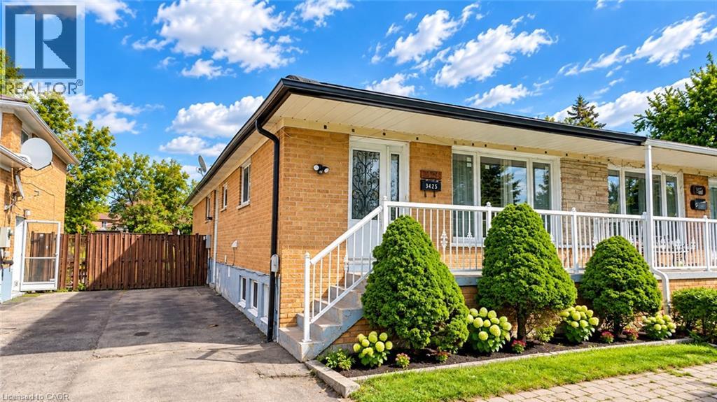 3425 LADDIE Crescent Unit# Upper