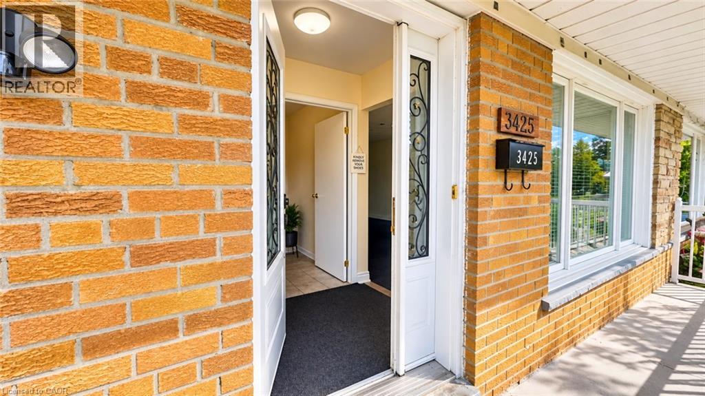 3425 LADDIE Crescent Unit# Upper