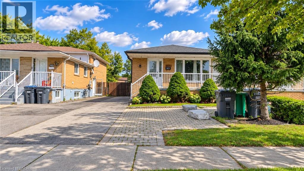 3425 LADDIE Crescent Unit# Upper
