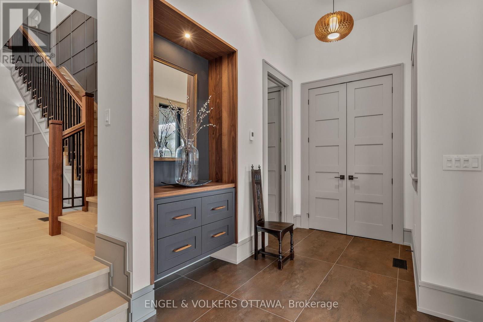37 CLARENDON AVENUE