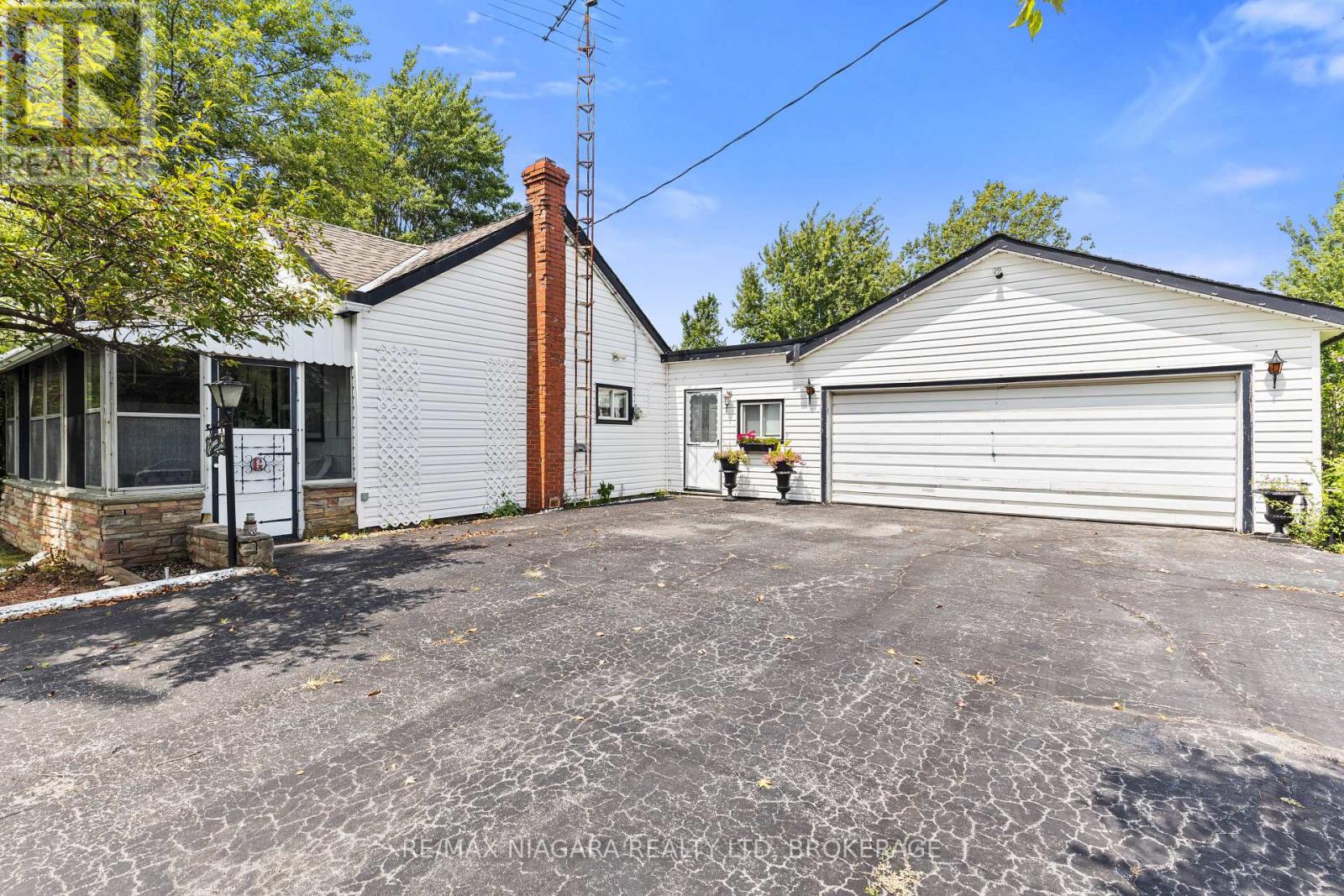 2249 NORTH SHORE DRIVE