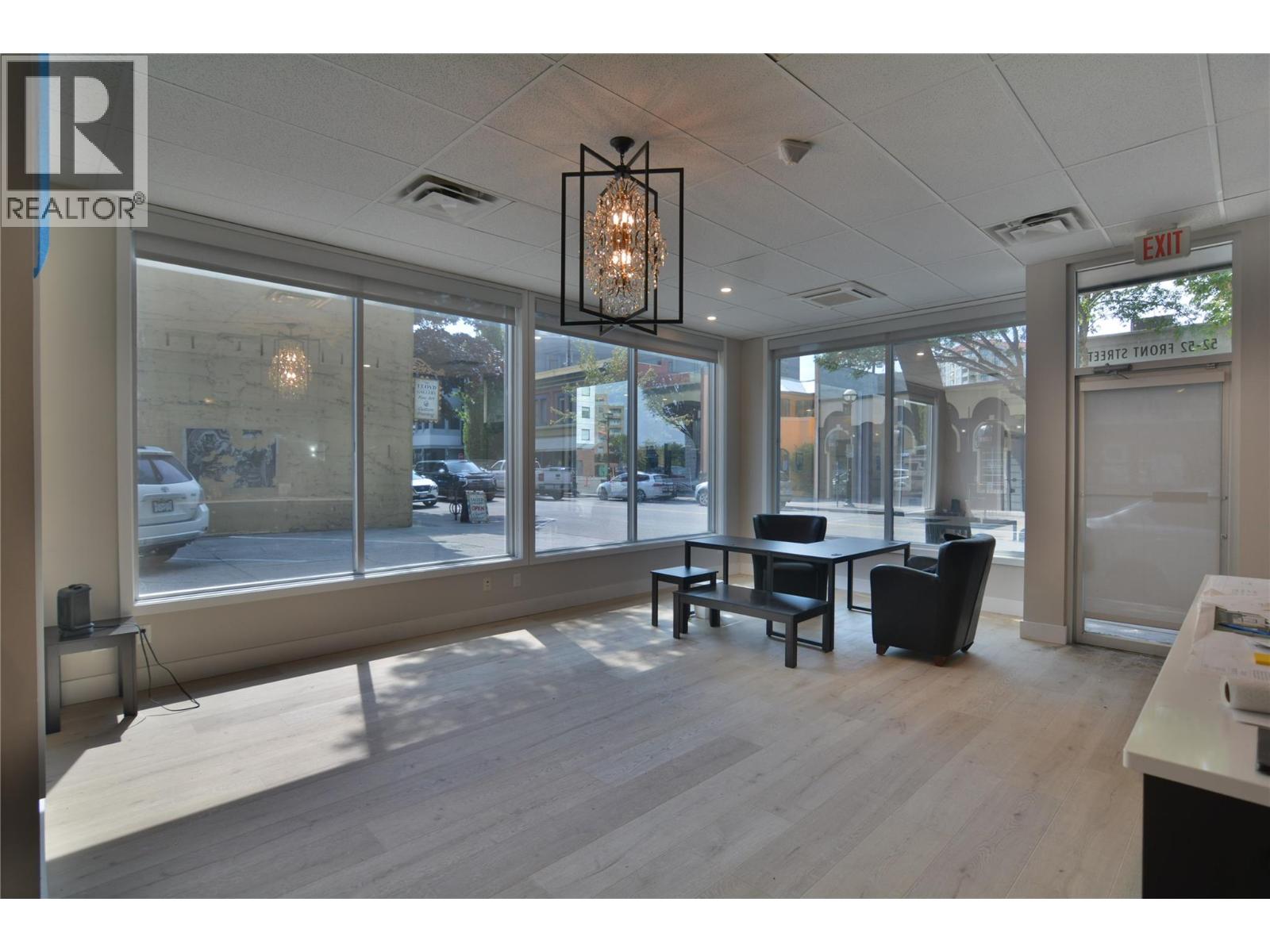 52 Front Street