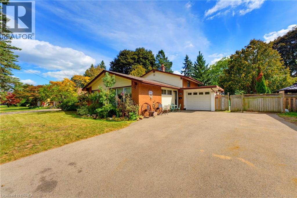 11 REDWOOD Road