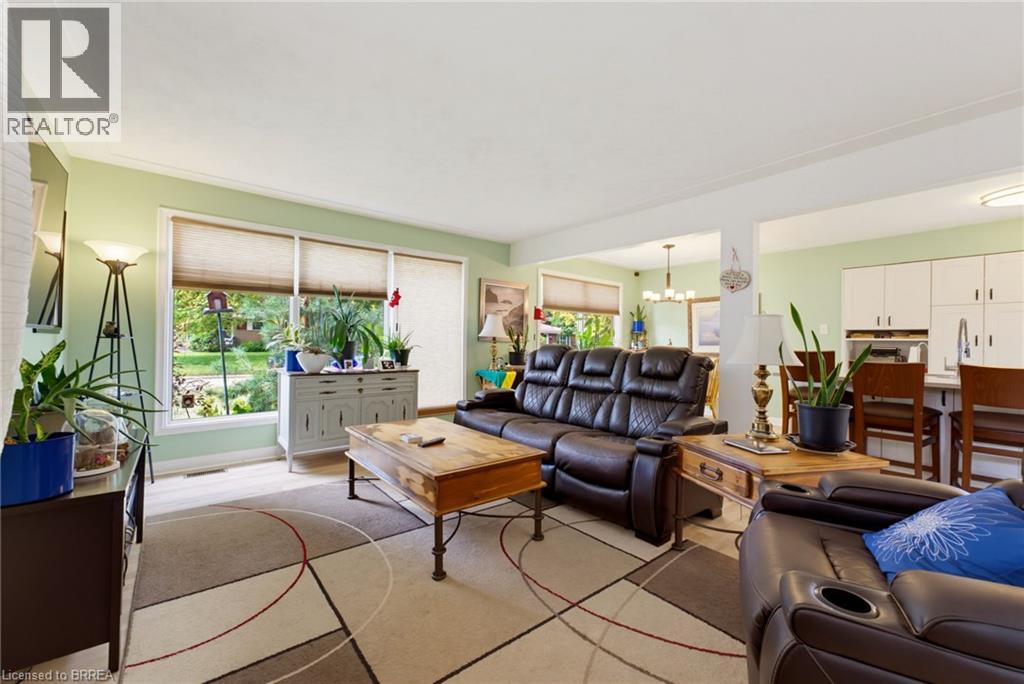11 REDWOOD Road