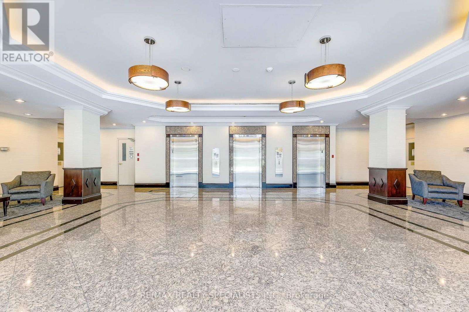212 - 2155 BURNHAMTHORPE ROAD W