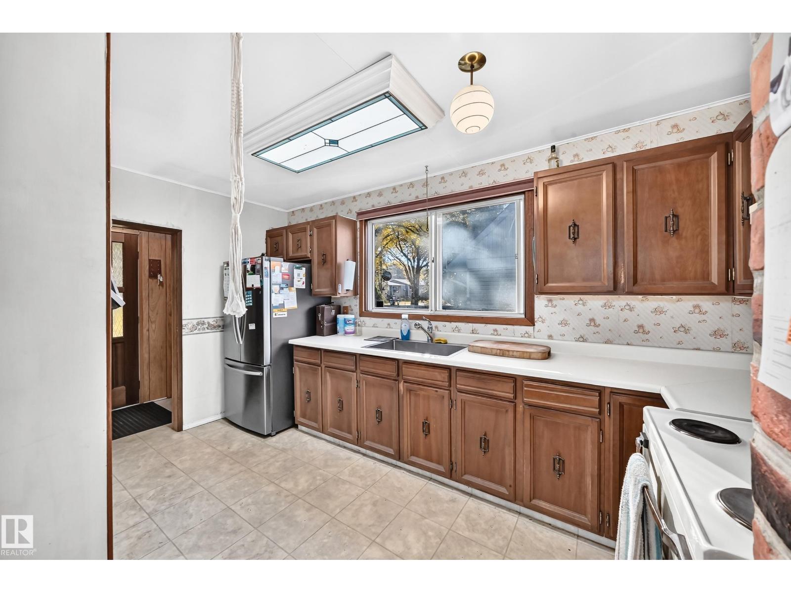 12110 58 ST NW