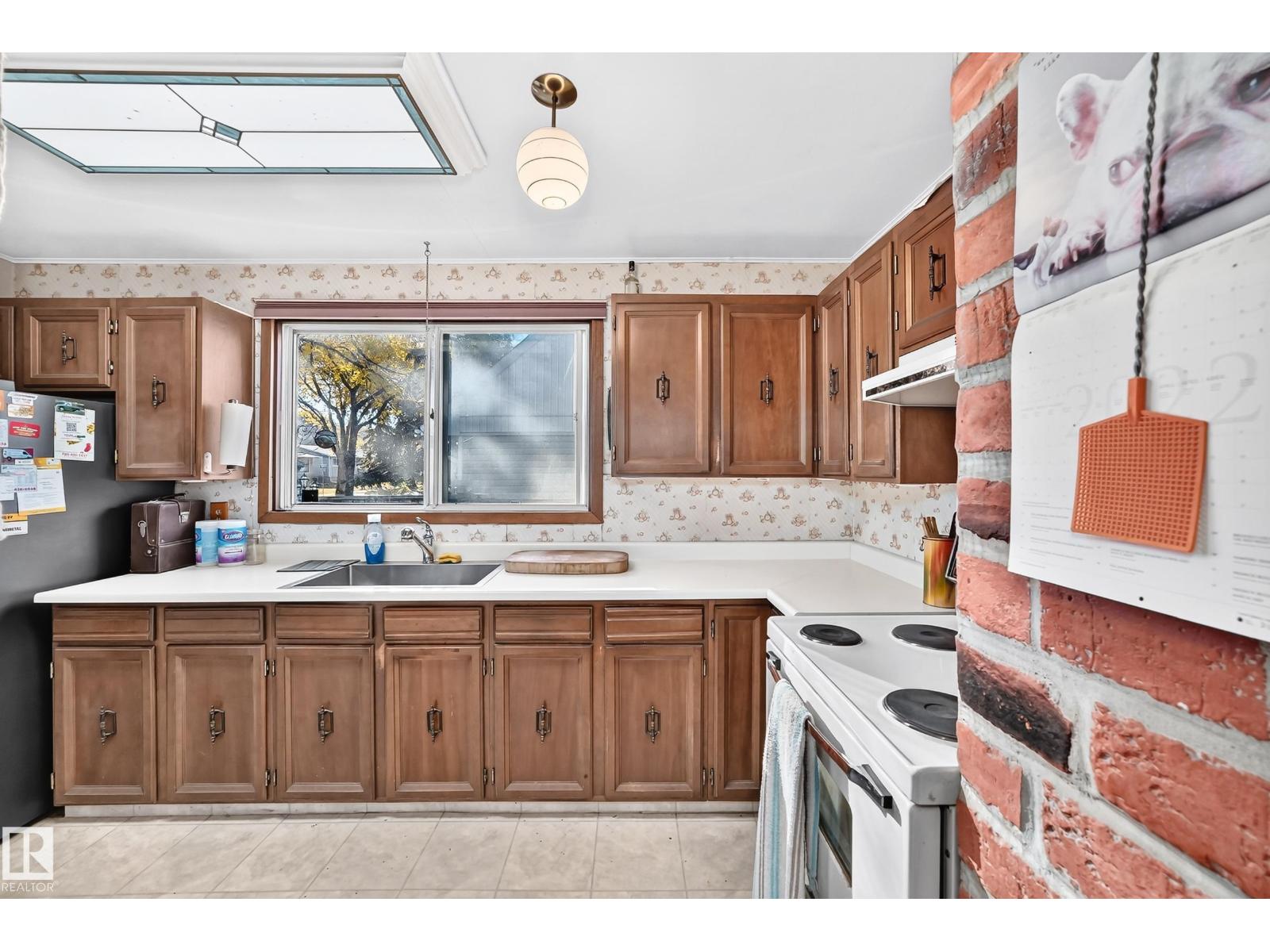 12110 58 ST NW