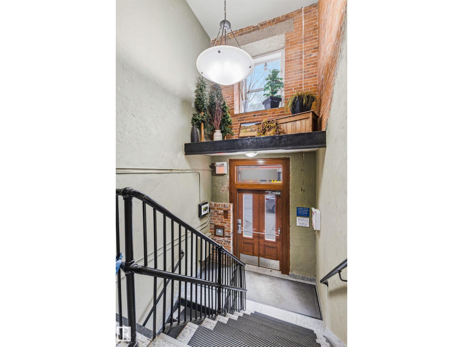 #401 10249 104 ST NW