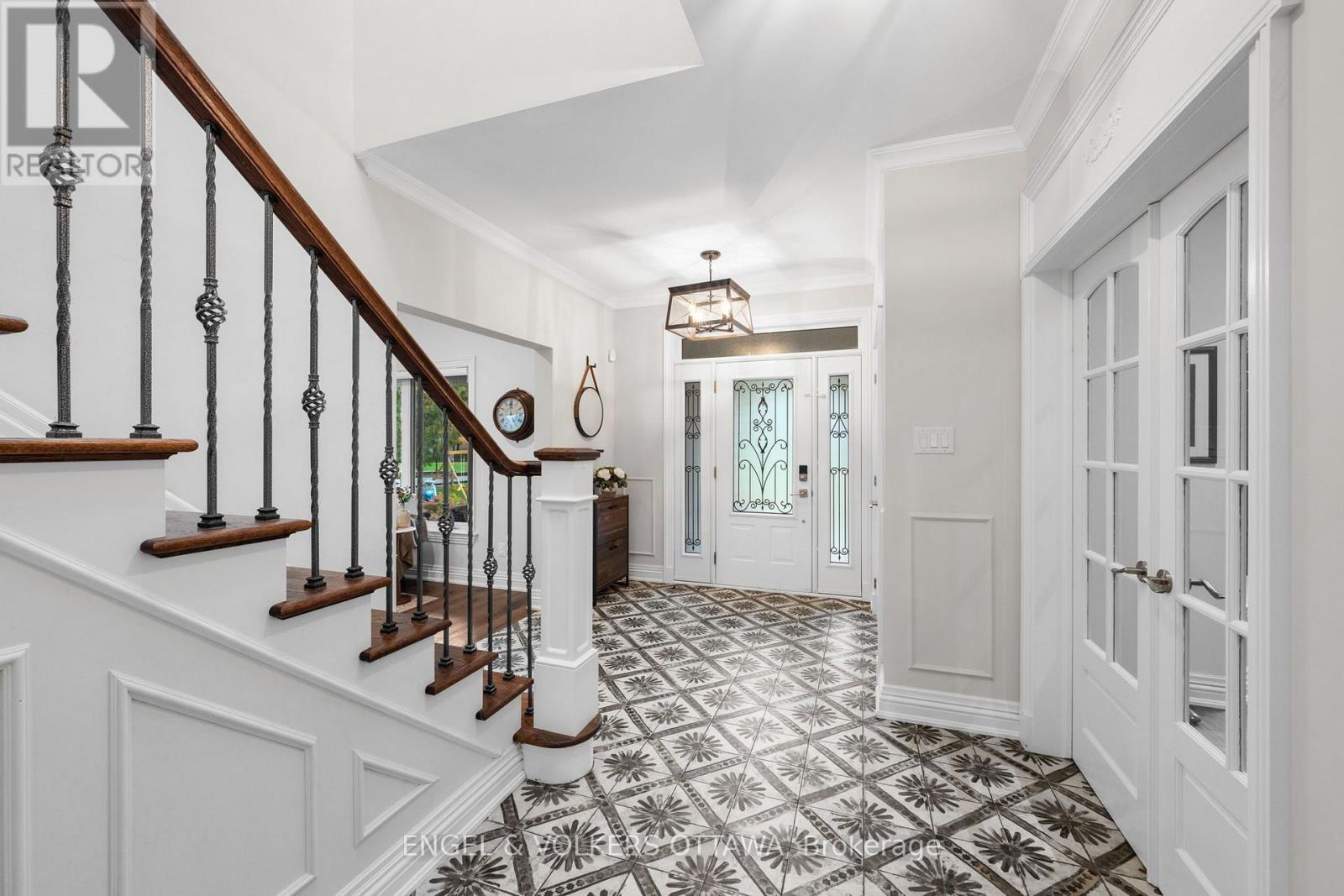 5833A RIDEAU VALLEY DRIVE N