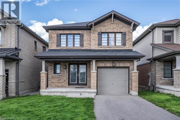Photo 1 of 20 — 32 HEDGES Crescent, Stoney Creek, ON L8J 1X5