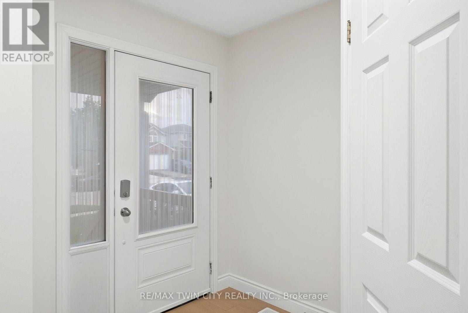 82 BRIDLEWREATH STREET