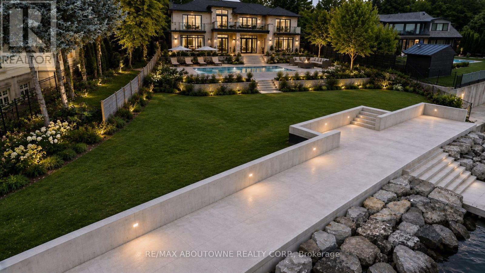1044 ARGYLE DRIVE
