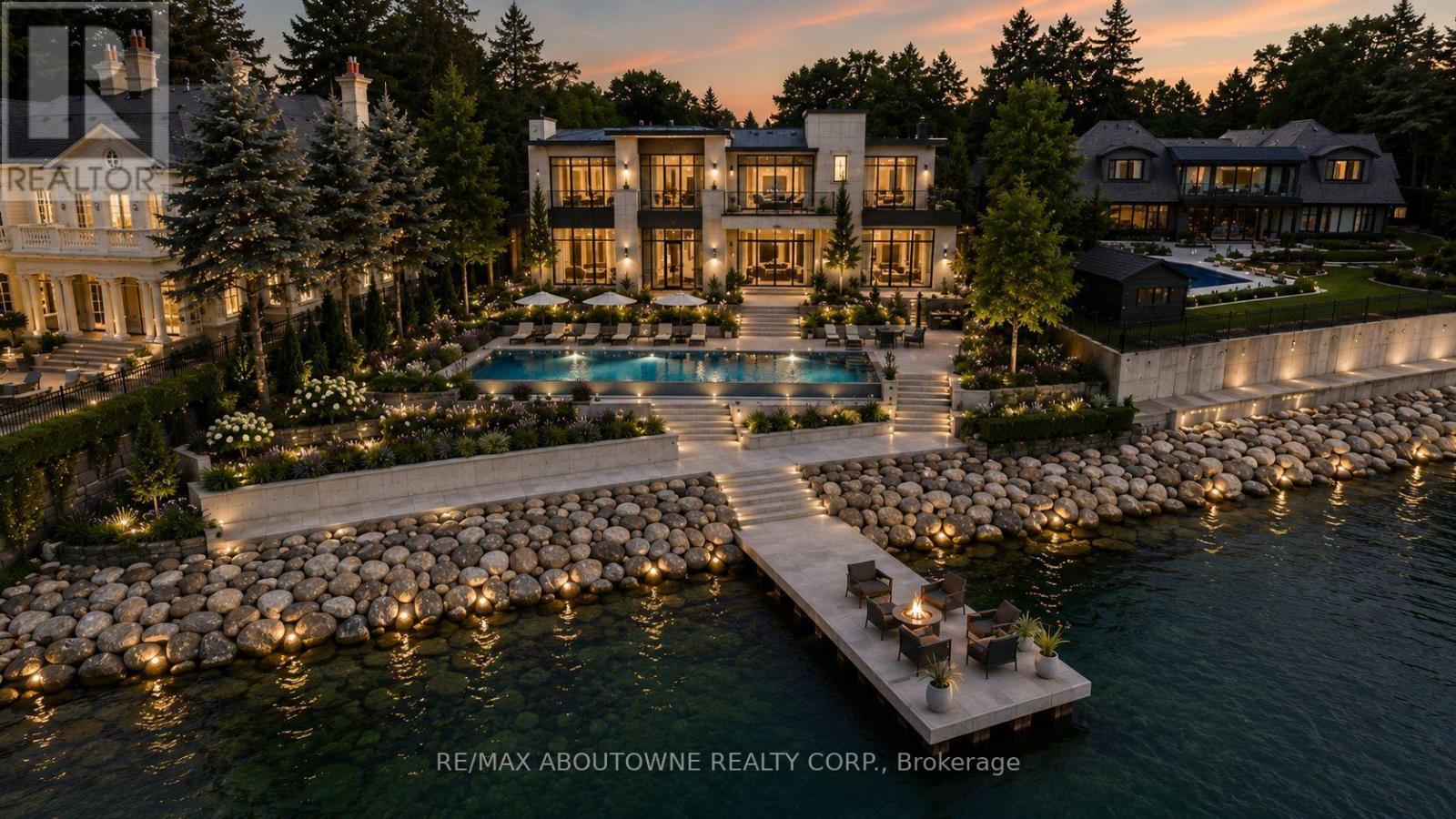 1044 ARGYLE DRIVE