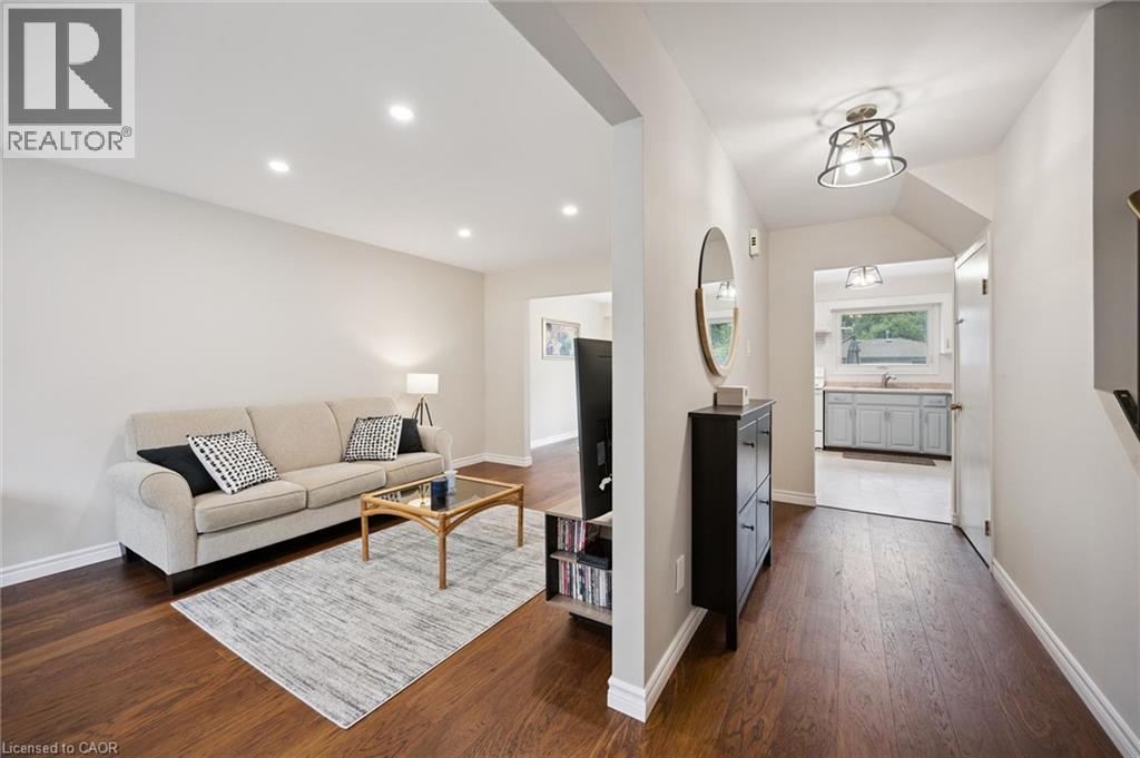 37 SHADELAND Crescent