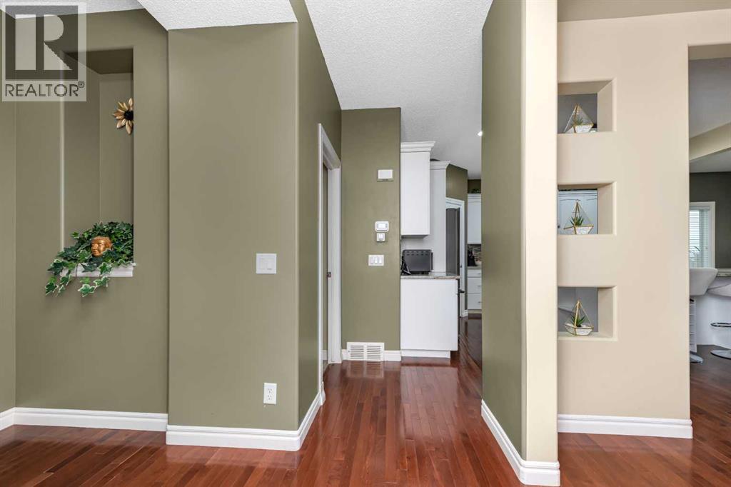 135 Kincora Drive NW