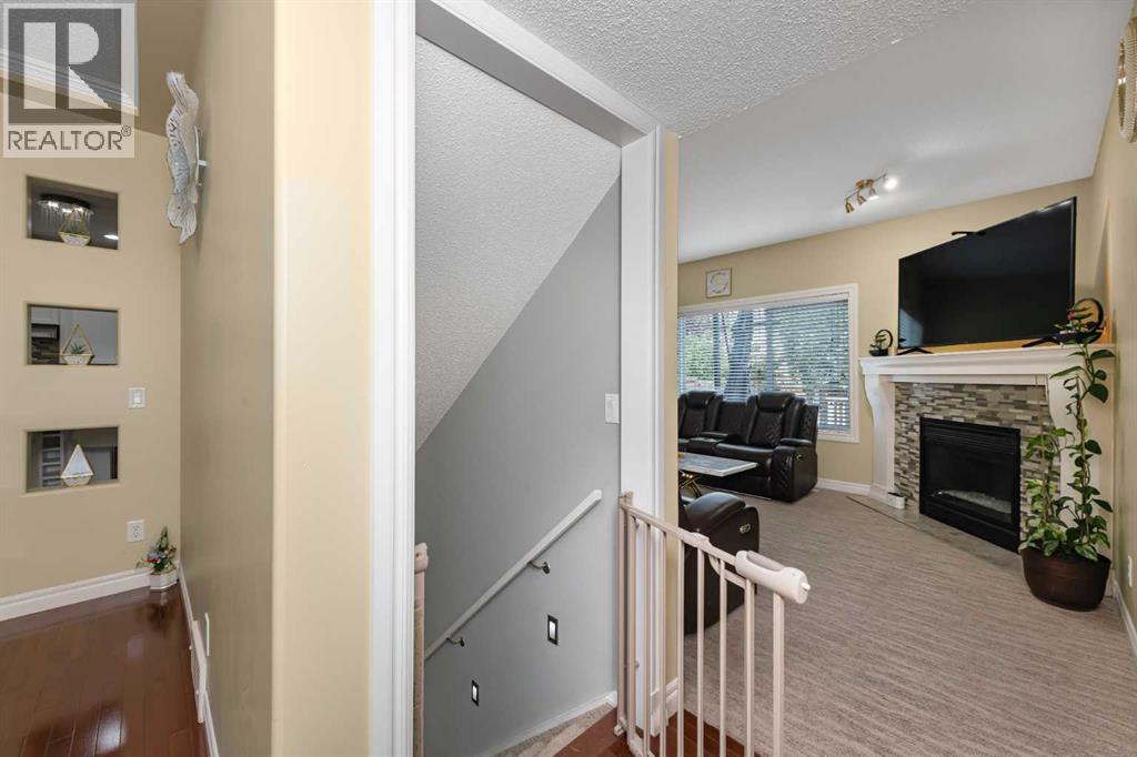 135 Kincora Drive NW
