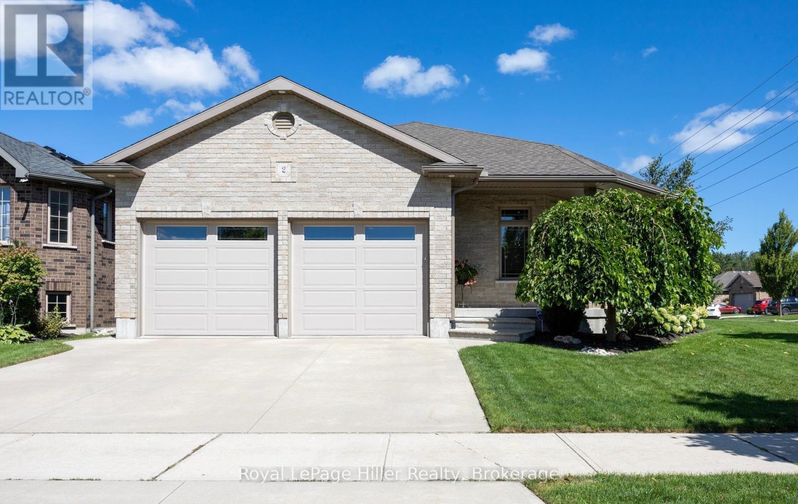 2 FINDLAY PLACE