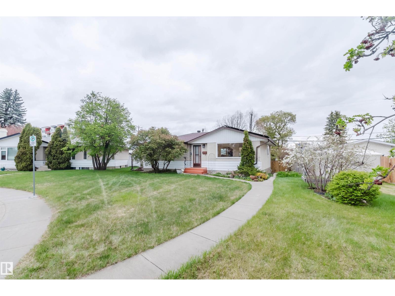 8311 160 ST NW