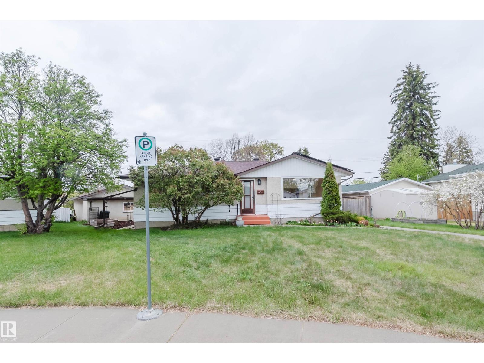 8311 160 ST NW