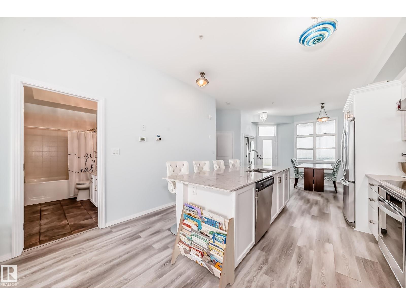 #414 9507 101 AV NW